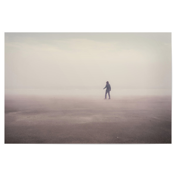 Poster 30x20 cm "Nebelwanderer" artboxONE - Reise / Strand und Meer - Nebel,Mütze,Wanderung,Spaziergang