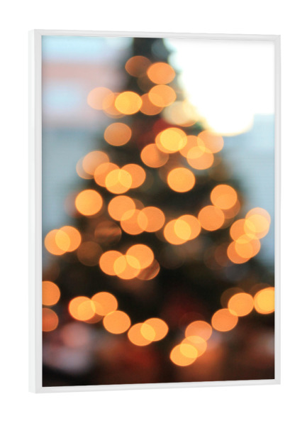 Poster mit weißem Rahmen "Es brennt, es brennt" artboxONE - Natur - Weihnachten,Weihnachtsbaum,Tanne,Lichter,Christmas,Christbaum,Bokeh,Blur,Home