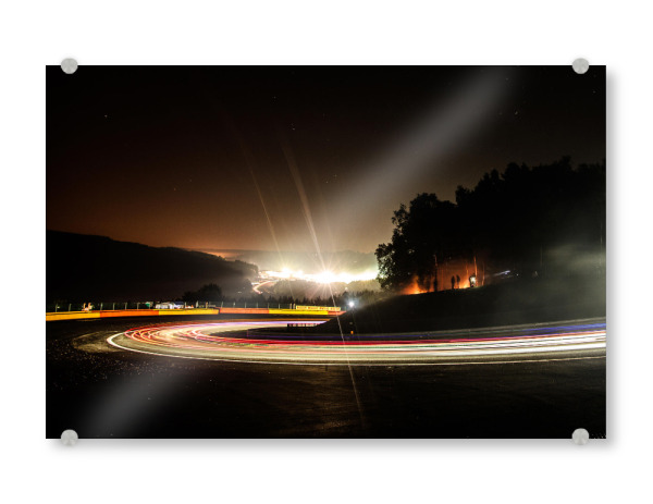 Acrylglasbild "Durch die Nacht" artboxONE - Sport / Motorsport - Rennbahn,Rennsport,Nürburgring,Nürburg,Nacht