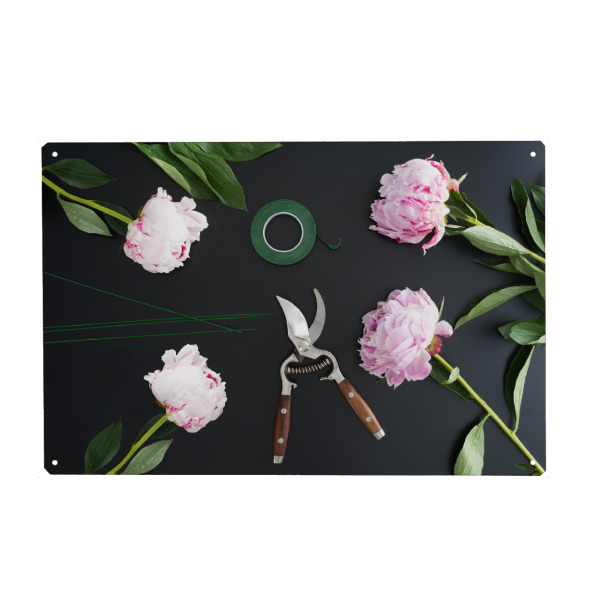 Metall Poster "Flower Garden I" artboxONE - Floral,Essen & Trinken - Blumen,Flower,Blume,Flowers,Gärtner,Garten,Schere,Scissors - Blechschild