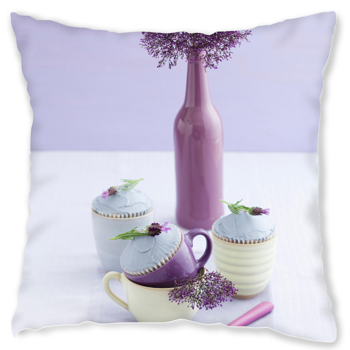 Design-Kissen "Purple Vase" artboxONE - Rock the kitchen,Essen & Trinken,Pastell - Cupcake,Essen,Muffin,Tasse,Tassen,Vasen,Blume