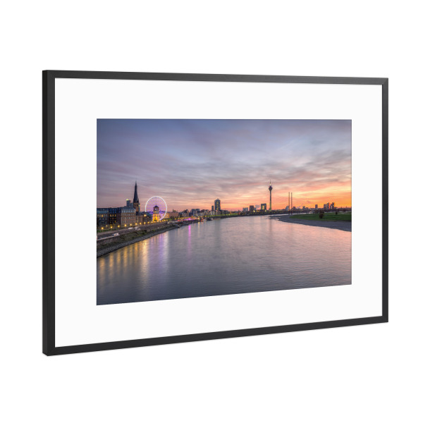 Poster mit Rahmen Schwarz (Metallic) "Düsseldorf Skyline 2" artboxONE - Städte / Düsseldorf - Düsseldorf,Skyline,Skyline