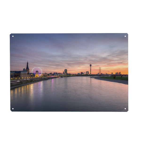 Metall Poster "Düsseldorf Skyline 2" artboxONE - Städte / Düsseldorf - Düsseldorf,Skyline,Skyline - Blechschild