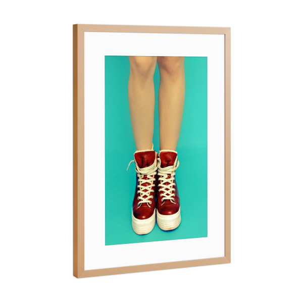 Poster mit Rahmen Kupfer "Red Shoes" artboxONE - Fashion - 90s,Neunziger,Neunzigerjahre,90er,Plateau,Schuhe,Schuhe,Sneakers,Nackt,Beine,Beine