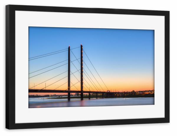 Poster mit Rahmen schwarz "Rheinkniebrücke Düsseldorf" artboxONE - Städte,Reise,Architektur