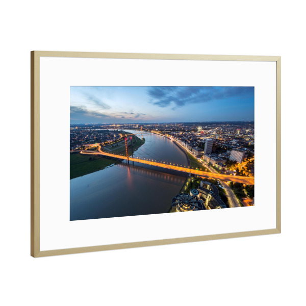 Poster mit Rahmen Gold "Düsseldorf von oben" artboxONE - Städte,Reise