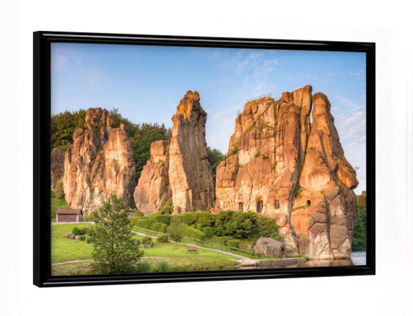 Poster mit schwarzem Rahmen "Frühmorgens bei den Externsteinen" artboxONE - Natur,Reise