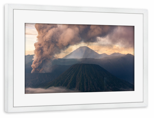 Poster mit Rahmen weiß "Morning Glow" artboxONE - Natur - Vulkan,Bromo,Indonesien,Sunrise,Natur,Berg,Nebel