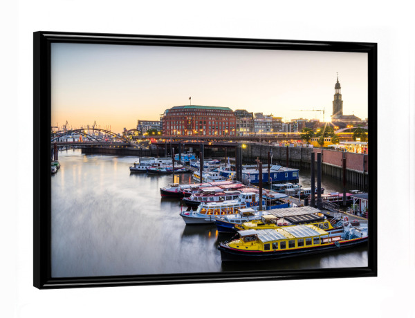 Poster mit schwarzem Rahmen "Hamburg Hafen Landungsbrücken" artboxONE - Städte - Hamburg,Hafen,Landungsbrücken,St. pauli