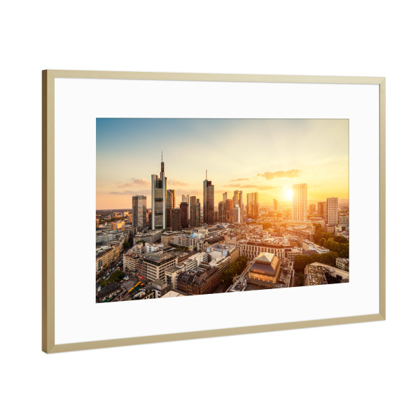 Poster mit Rahmen Gold "Frankfurt am Main Sunset Skyline 2" artboxONE - Städte - Frankfurt am main,Sonnenuntergang,Skyline