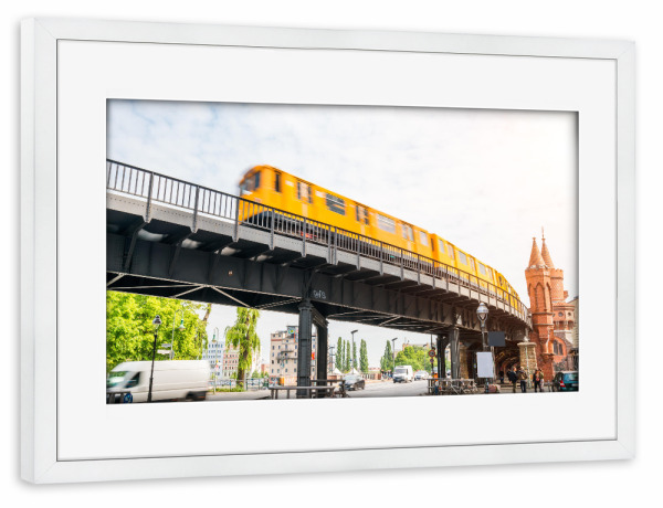 Poster mit Rahmen weiß "Berlin U-Bahn" artboxONE - Städte - Berlin,S-bahn,U-bahn,Hauptstadt,Brücke