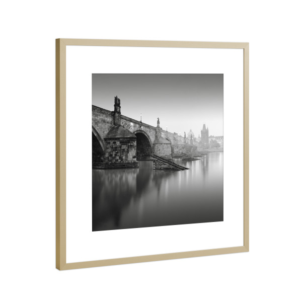 Poster mit Rahmen Gold "Karlsbrücke Karlův Most Prag" artboxONE - Städte,Schwarzweiß,Architektur,Stillleben,Reise / Länder,Fiktion,Fiktion