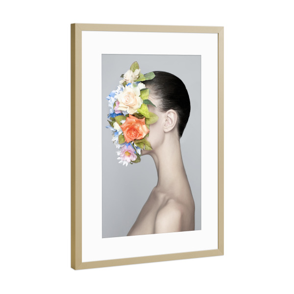 Poster mit Rahmen Gold "Flower Girl" artboxONE - Floral,Menschen - Frau,Blumen,Gesicht,Seite,Porträt,Mode