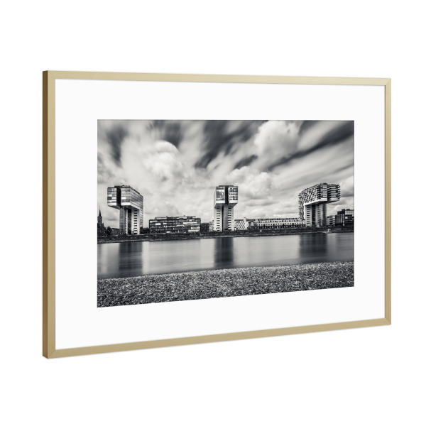 Poster mit Rahmen Gold "Kranhäuser" artboxONE - Städte,Schwarzweiß - Köln,Schwarz-weiß,Kranhäuser,Rhein,Langzeitbelichtung