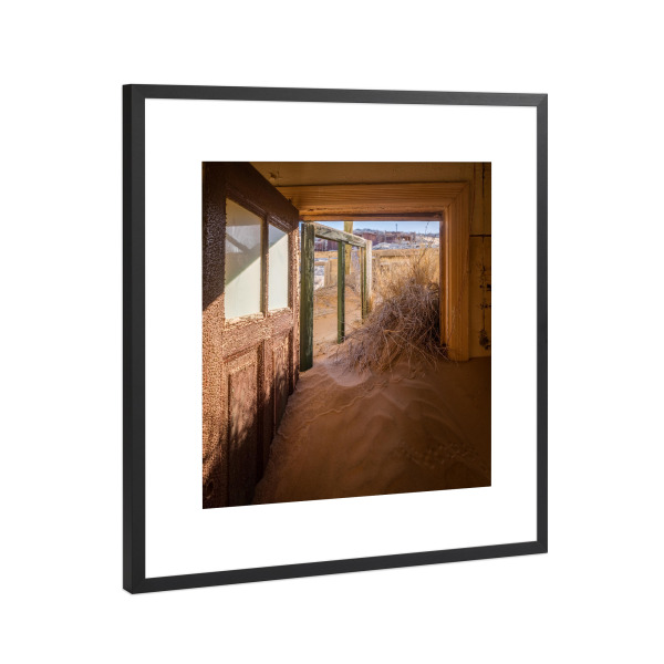 Poster mit Rahmen Schwarz (Metallic) "Back door" artboxONE - Städte,Natur,Reise,Abstrakt,Architektur,Stillleben,Reise / Länder