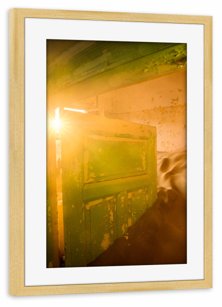 Poster mit Rahmen kiefer "Restroom" artboxONE - Städte,Natur,Reise,Abstrakt,Architektur,Stillleben,Reise / Länder