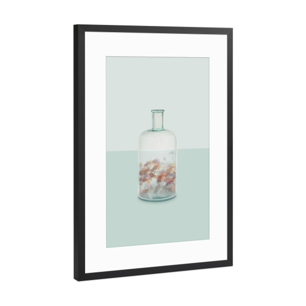 Poster mit Rahmen Schwarz (Metallic) "Vasenaquarium" artboxONE - Tiere,Abstrakt,Fiktion - Fotomontage,Surrealismus,Vase,Fische,Tiere,Aquarium