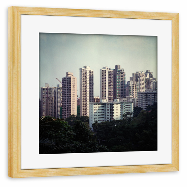 Poster mit Rahmen kiefer "NOON" artboxONE - Städte,Floral,Architektur,Reise / Asien - Hong kong,China,Asien,Stadt,Stadt,Städtisch,Dschungel,Hochhaus