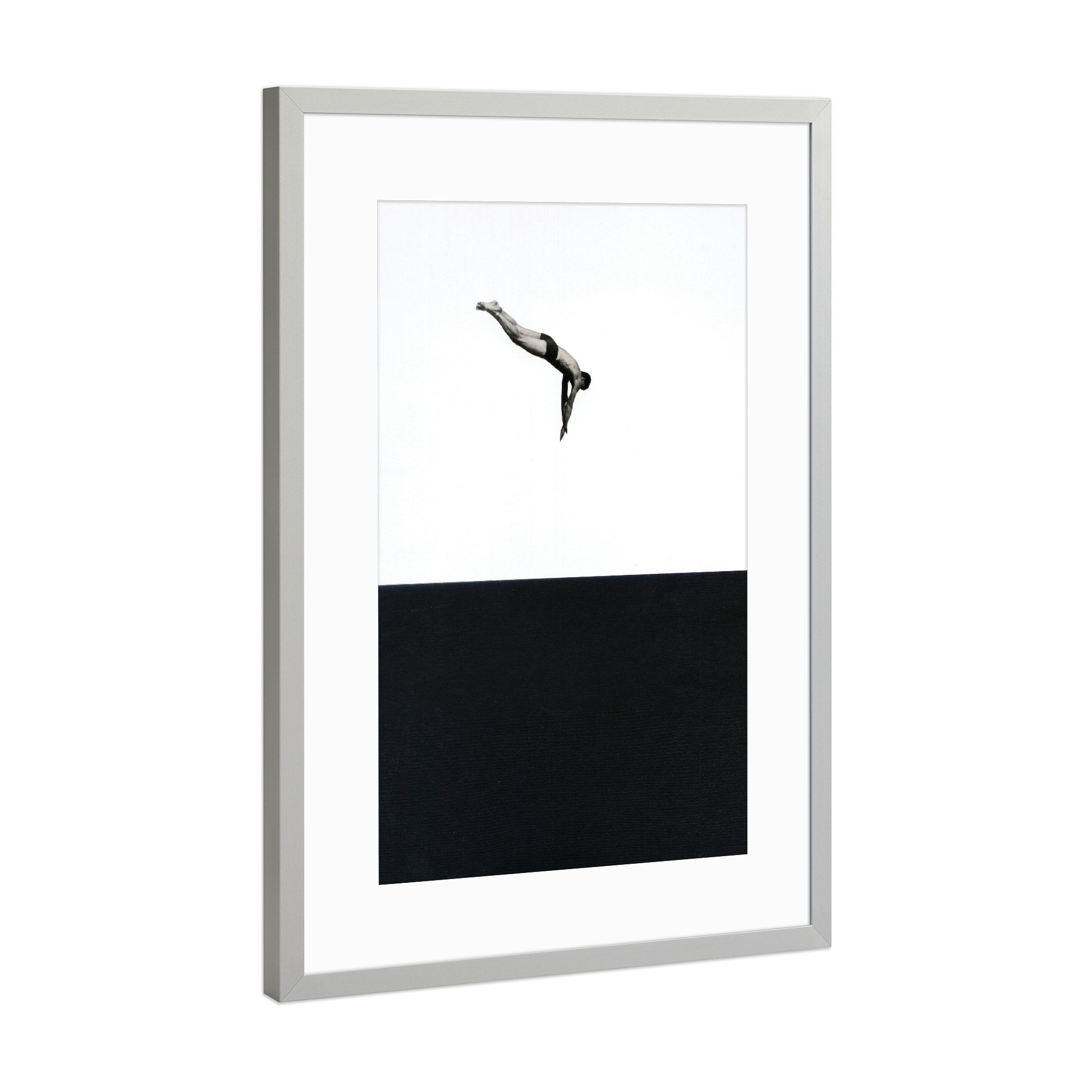 Poster mit Rahmen Silber "Dive" artboxONE - Abstrakt,Menschen,Schwarzweiß - Taucher,Mann,Wasser,Monoton,Minimal,Sprung,Entsprungen