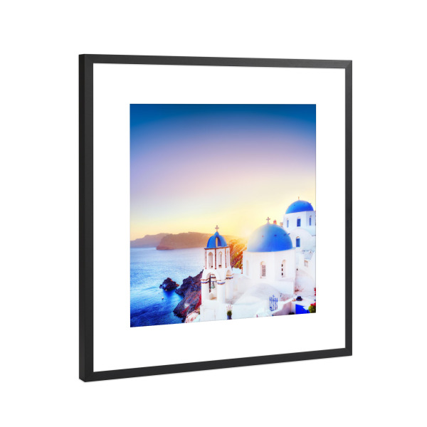 Poster mit Rahmen Schwarz (Metallic) "Oia town on Santorini, Greece" artboxONE - Reise,Reise / Strand und Meer