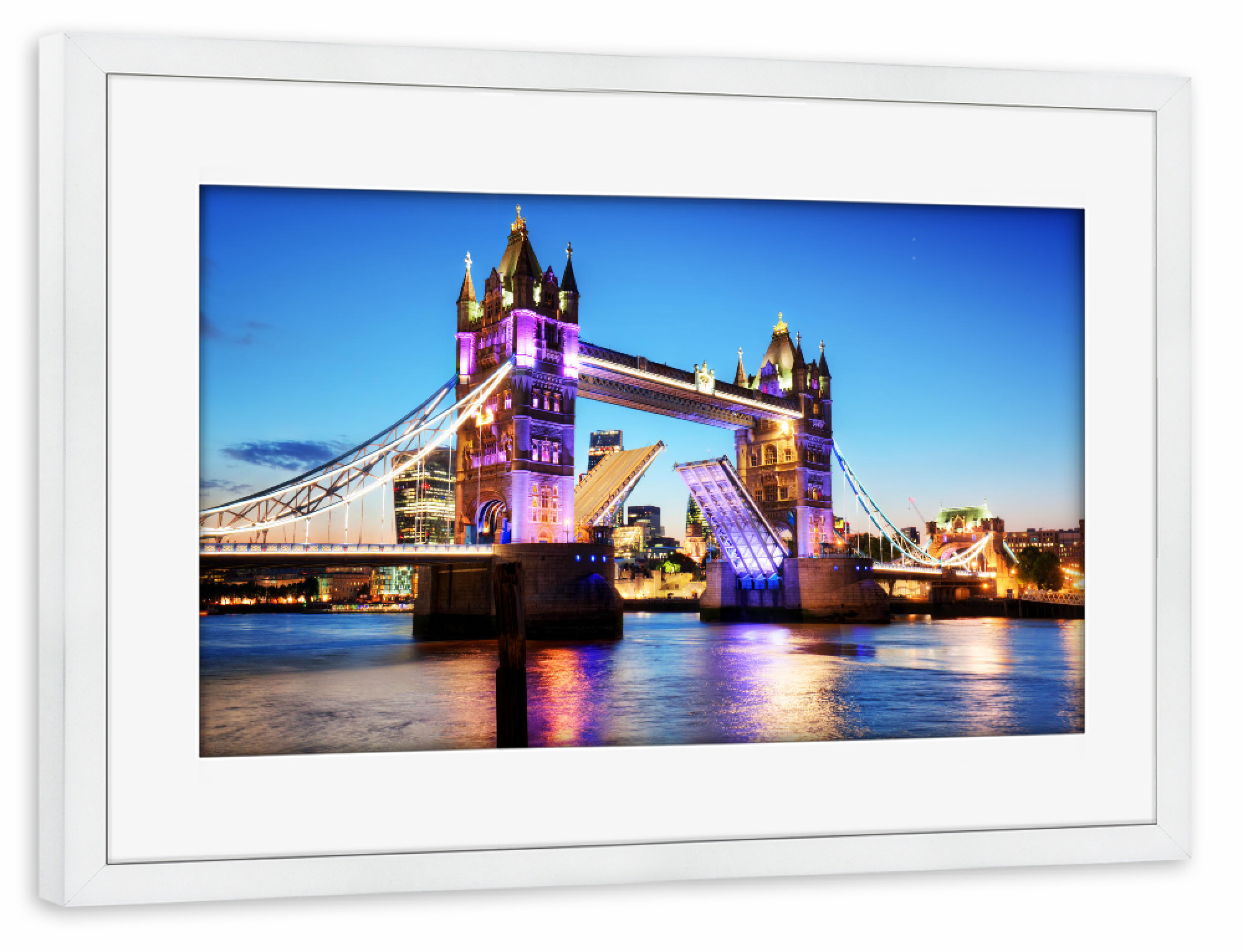 Poster mit Rahmen weiß "Tower Bridge in London, the UK. Night lights at late sunset" artboxONE - Städte,Städte / London,Reise