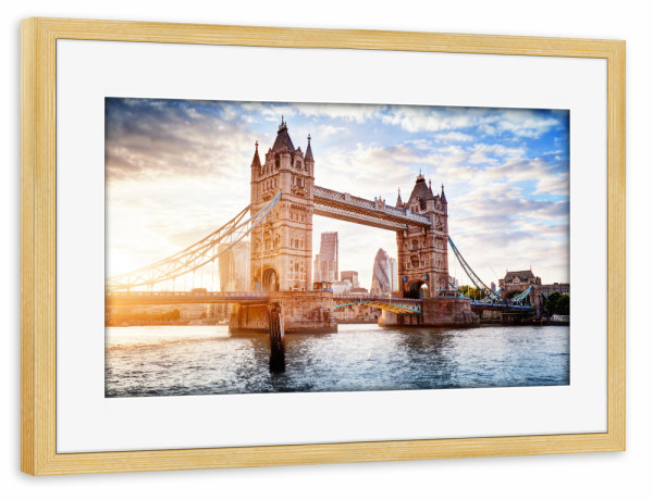 Poster mit Rahmen kiefer "Tower Bridge in London, the UK at sunset. Drawbridge opening" artboxONE - Städte,Städte / London,Reise