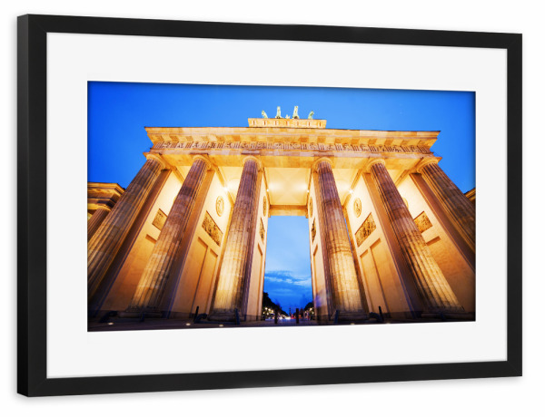 Poster mit Rahmen schwarz "Brandenburg Gate, Berlin, Germany" artboxONE - Städte / Berlin