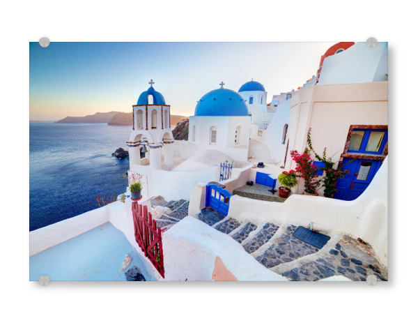 Acrylglasbild "Oia town on Santorini island, Greece at sunset. Rocks on Aegean" artboxONE - Reise