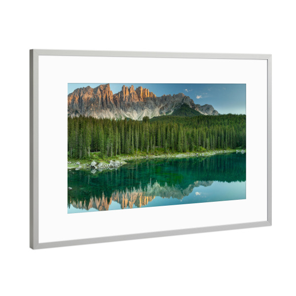 Poster mit Rahmen Silber "Reflexionen" artboxONE - Natur,Reise - See,Dolomiten,Berge,Italien,Natur,Reise