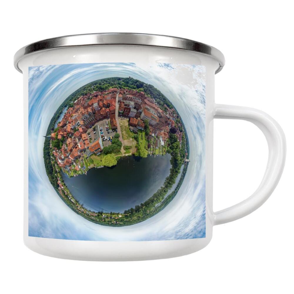 Emaille Tasse "Mölln-Stadtsee, See-&Grubenstr;lo" artboxONE - Städte,Natur,Reise,Architektur,Städte / Weitere