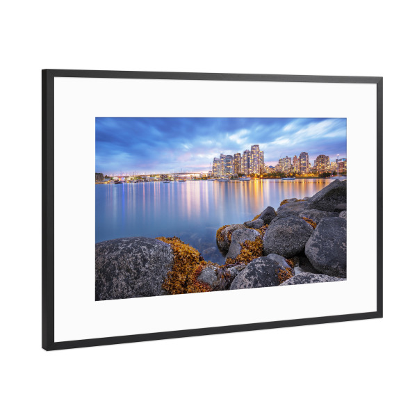 Poster mit Rahmen Schwarz (Metallic) "Vancouver #1" artboxONE - Städte / Weitere - Vancouver,Falscher bach,Skyline