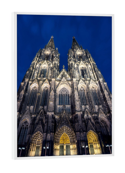 Poster mit weißem Rahmen "KÖLNER DOM BEI NACHT" artboxONE - Städte,Städte / Köln,Architektur