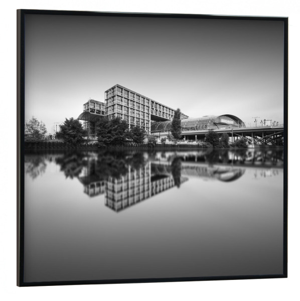 Poster mit schwarzem Rahmen 30x30 cm "Berlin Main Station" artboxONE - Städte,Städte / Berlin,Reise,Schwarzweiß,Architektur