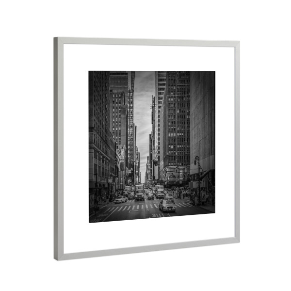 Poster mit Rahmen Silber "NEW YORK CITY 7th Avenue Traffic" artboxONE - Städte,Städte / New York,Schwarzweiß