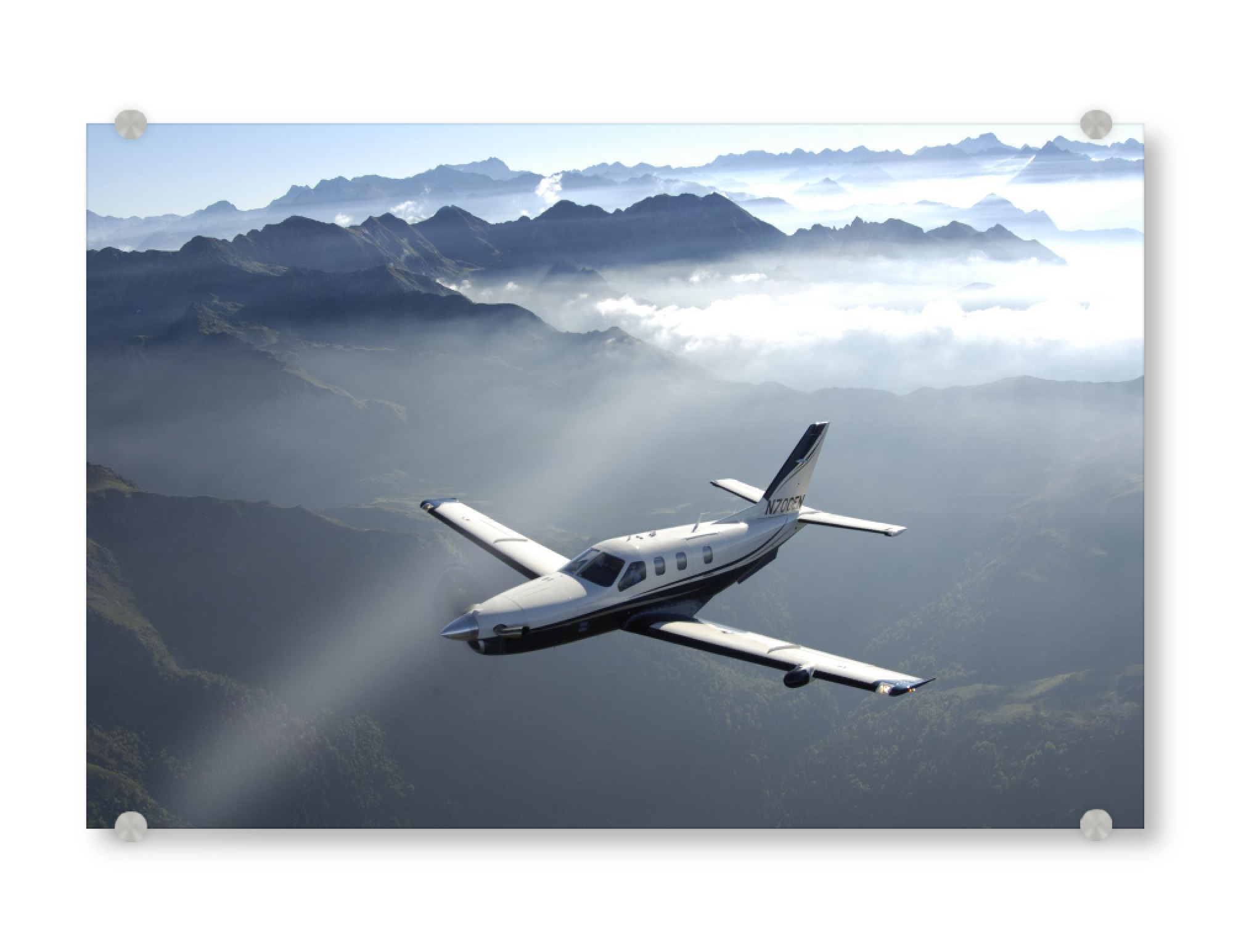 Acrylglasbild "TBM700C2 über den Pyrenäen" artboxONE - Sport / Motorsport - Flugzeug,Tbm,Pyrenäen