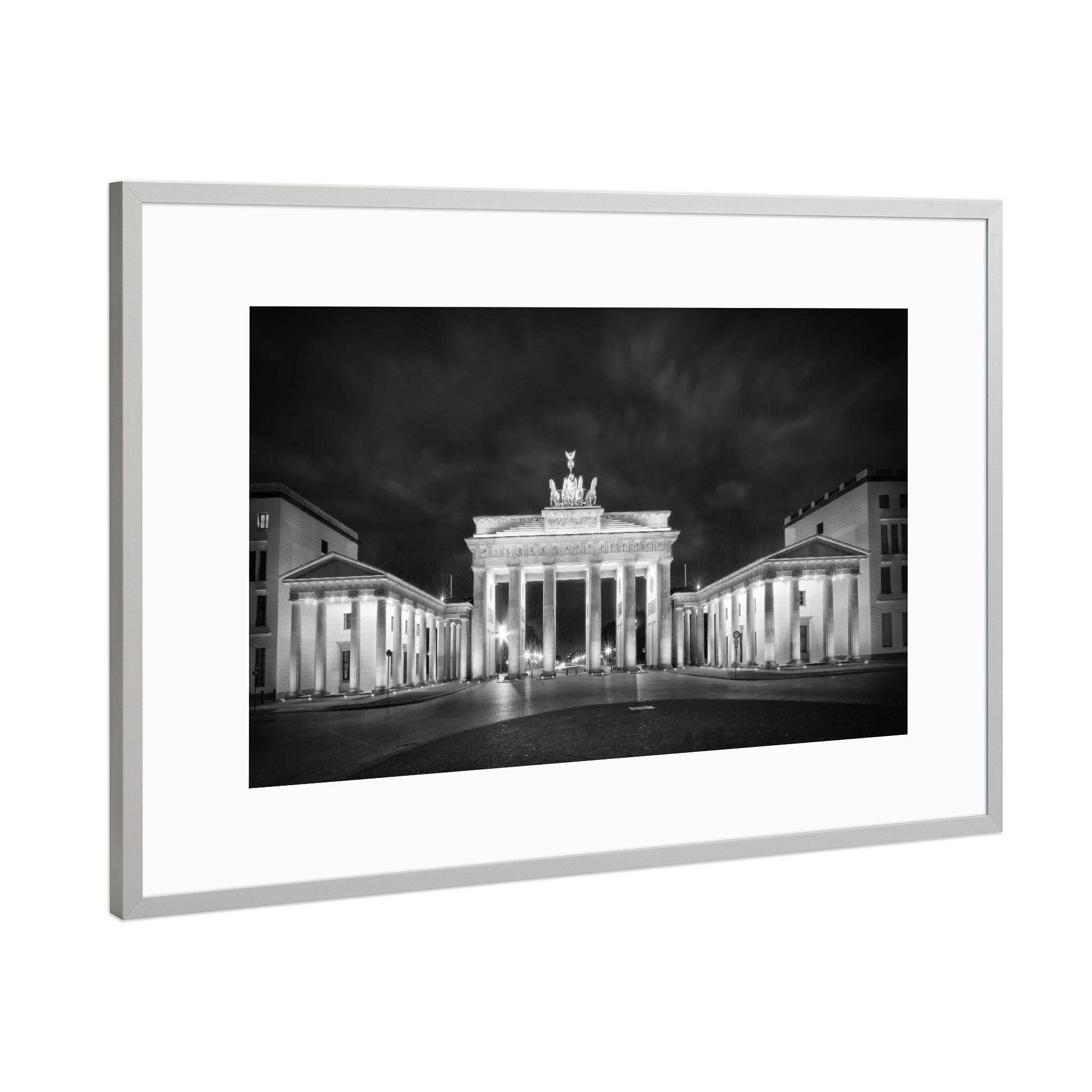 Poster mit Rahmen Silber "BERLIN Brandenburger Tor | Monochrom" artboxONE - Städte / Berlin,Reise,Schwarzweiß,Architektur