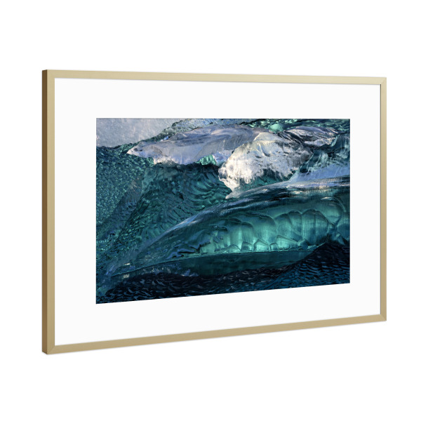 Poster mit Rahmen Gold "Eisstrukturen am Diamantstrand" artboxONE - Natur - Island,Diamantstrand,Jökulsárlón,Eis,Meer,Arktis,Makro