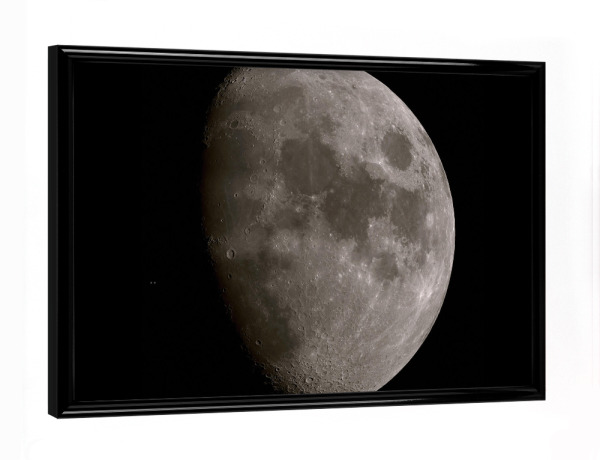 Poster mit schwarzem Rahmen "Mond" artboxONE - Natur - Mond,Erdmond,Astronomie,Weltall,Weltraum,Universum,Erdtrabant,Erdsatellit,Luna