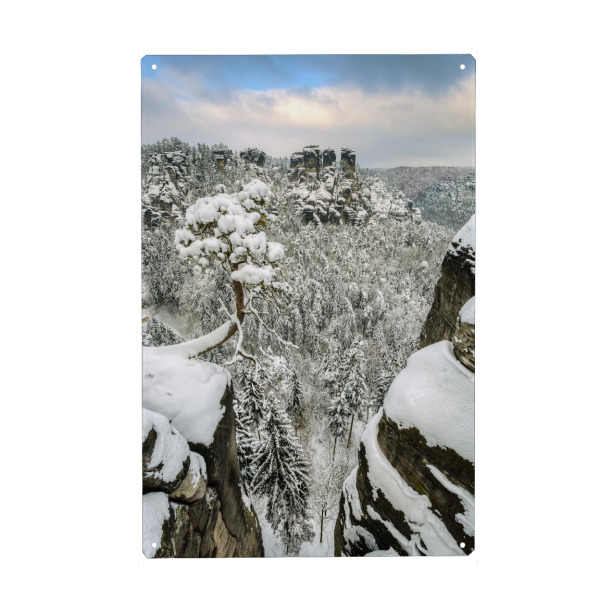 Metall Poster "Basteikiefer in der Sächsischen Schweiz im Winter 2" artboxONE - Natur,Reise,Städte / Zürich