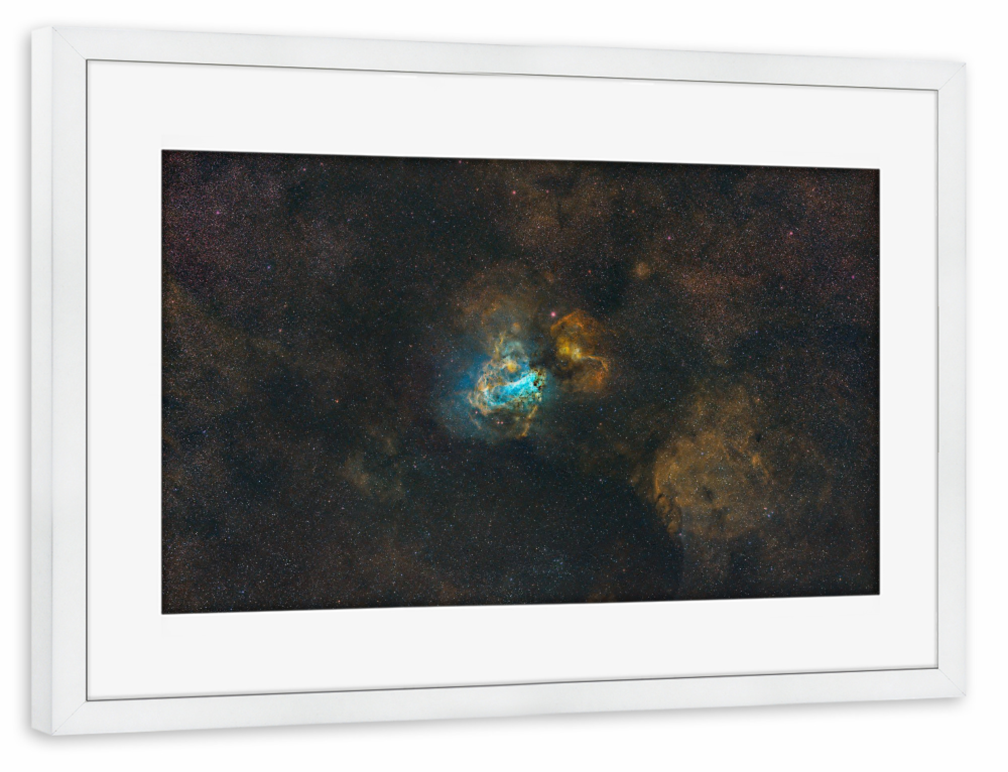 Poster mit Rahmen weiß "Messier 17" artboxONE - Natur,Galaxy - Emissionsnebel,Messier 17,Universum,Galaxie,Weltall,Weltraum,Sterne,Nebel