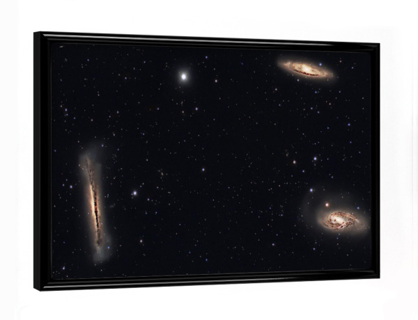 Poster mit schwarzem Rahmen "Leo-Triplett" artboxONE - Natur,Fiktion,Galaxy