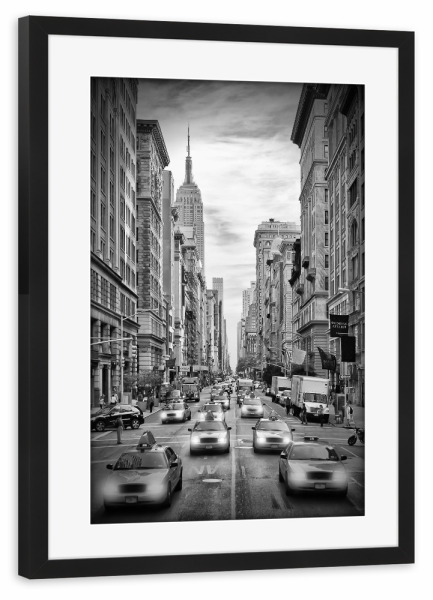 Poster mit Rahmen schwarz "NEW YORK CITY 5th Avenue Verkehr | Monochrom" artboxONE - Städte / New York,Reise,Schwarzweiß,Reise / Länder