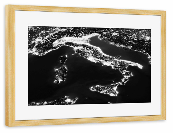 Poster mit Rahmen kiefer "Italy Night View From Space 2" artboxONE - Städte,Reise,Schwarzweiß,Städte / Venedig,Reise / Länder,Städte / Rom