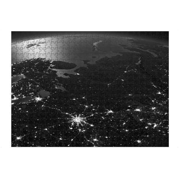 artboxONE Puzzle "Eastern Europe Night View From Space 2" artboxONE - Schwarzweiß,Galaxy