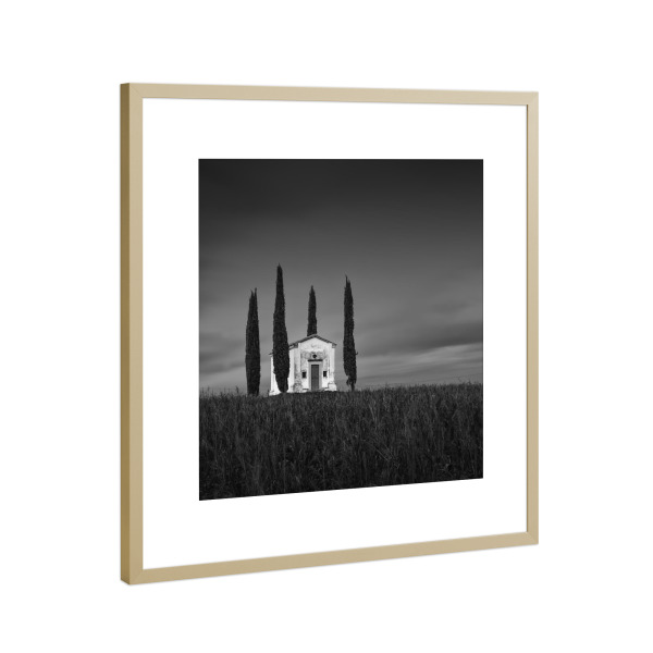 Poster mit Rahmen Gold "Kleine Kapelle Toskana" artboxONE - Natur,Reise,Schwarzweiß,Architektur,Reise / Länder