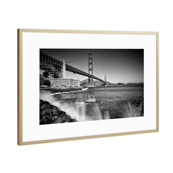 Poster mit Rahmen Gold "GOLDEN GATE BRIDGE Fort Point" artboxONE - Städte,Reise,Schwarzweiß,Architektur,Reise / Länder,Städte / San Francisco