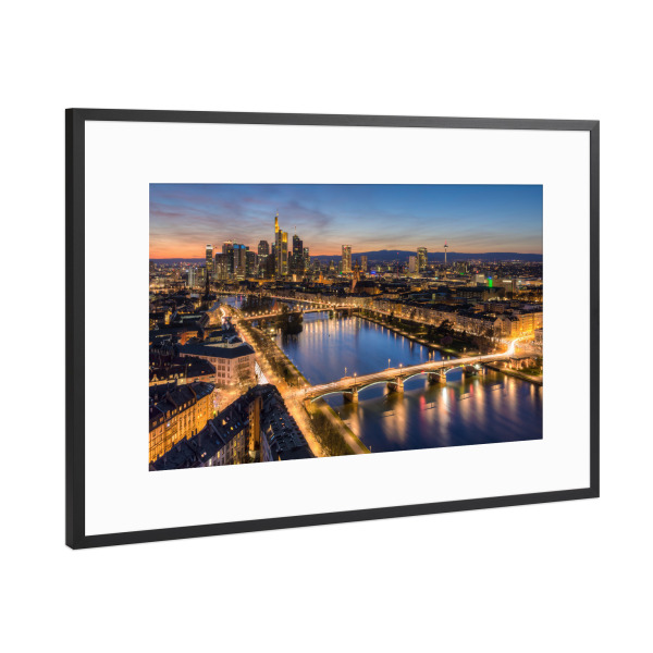 Poster mit Rahmen Schwarz (Metallic) "Frankfurt am Main nach Sonnenuntergang" artboxONE - Reise,Städte / Frankfurt