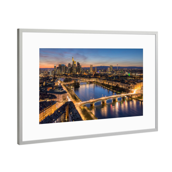 Poster mit Rahmen Silber "Frankfurt am Main nach Sonnenuntergang" artboxONE - Reise,Städte / Frankfurt