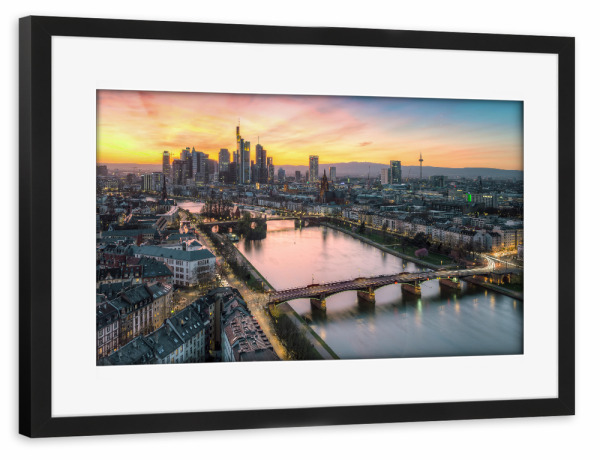 Poster mit Rahmen schwarz "Frankfurt am Abend" artboxONE - Städte / Frankfurt