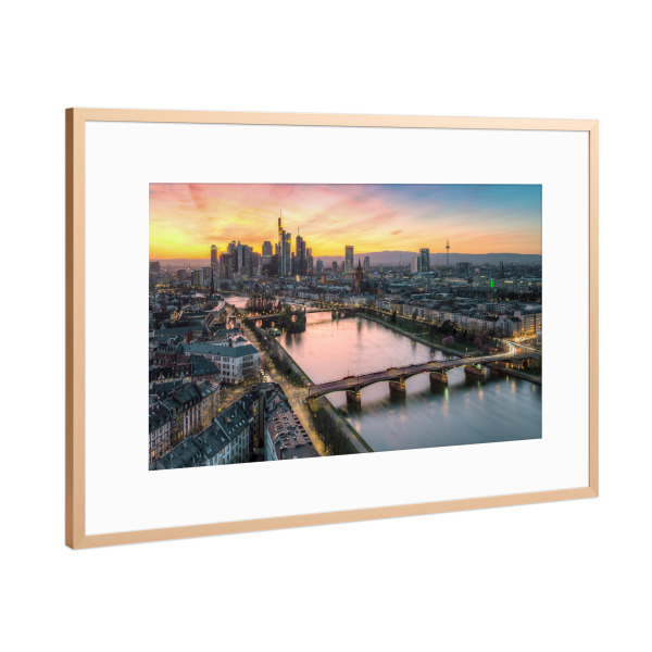 Poster mit Rahmen Kupfer "Frankfurt am Abend" artboxONE - Städte / Frankfurt
